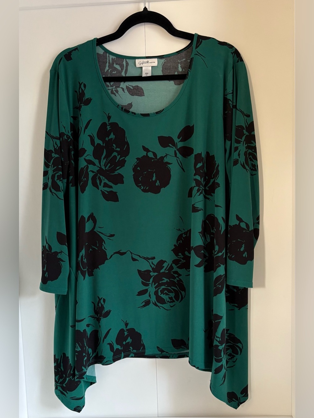 Jaclyn Smith Green Floral Scoop-Neck Tunic with Black Print